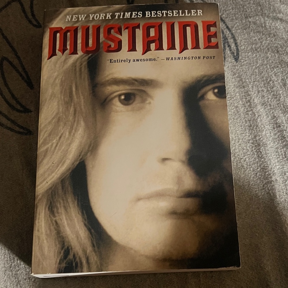 Mustaine Book Cover